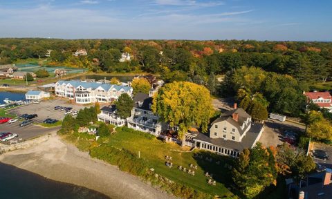 Breakwater Inn