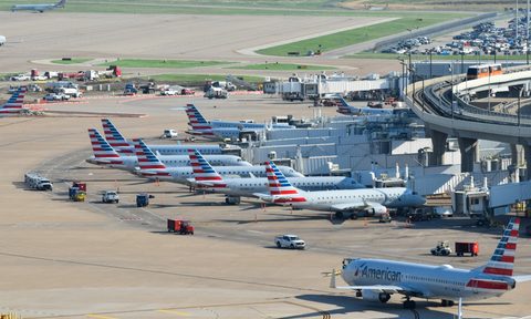 American Airlines planes DFW airport