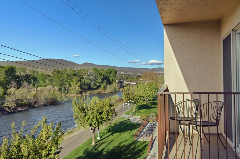 Oxford Suites Yakima.
