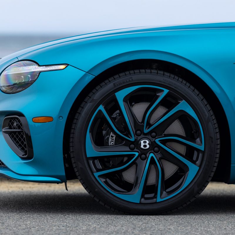 Bentley Ombre by Mulliner has light color accented front wheels.
