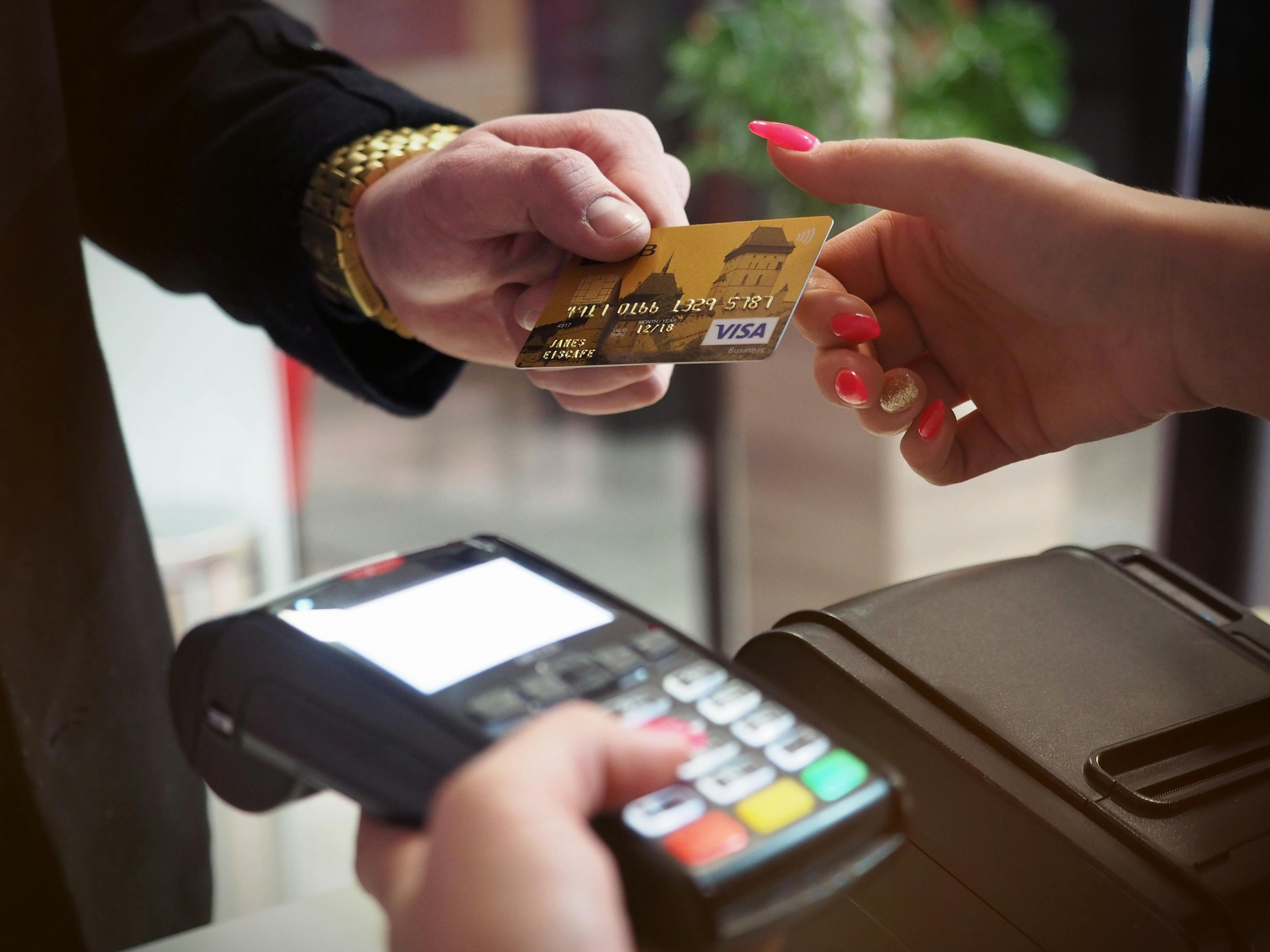 someone paying for something with a credit card