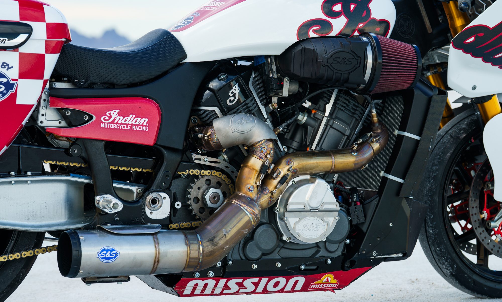 Tyler O'Hara sets 194 mph Bonneville record on Indian Challenger