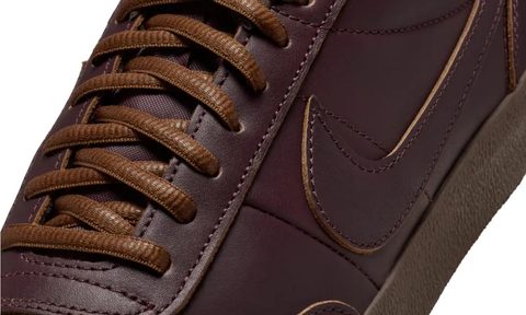 close up on nike killshot 2
