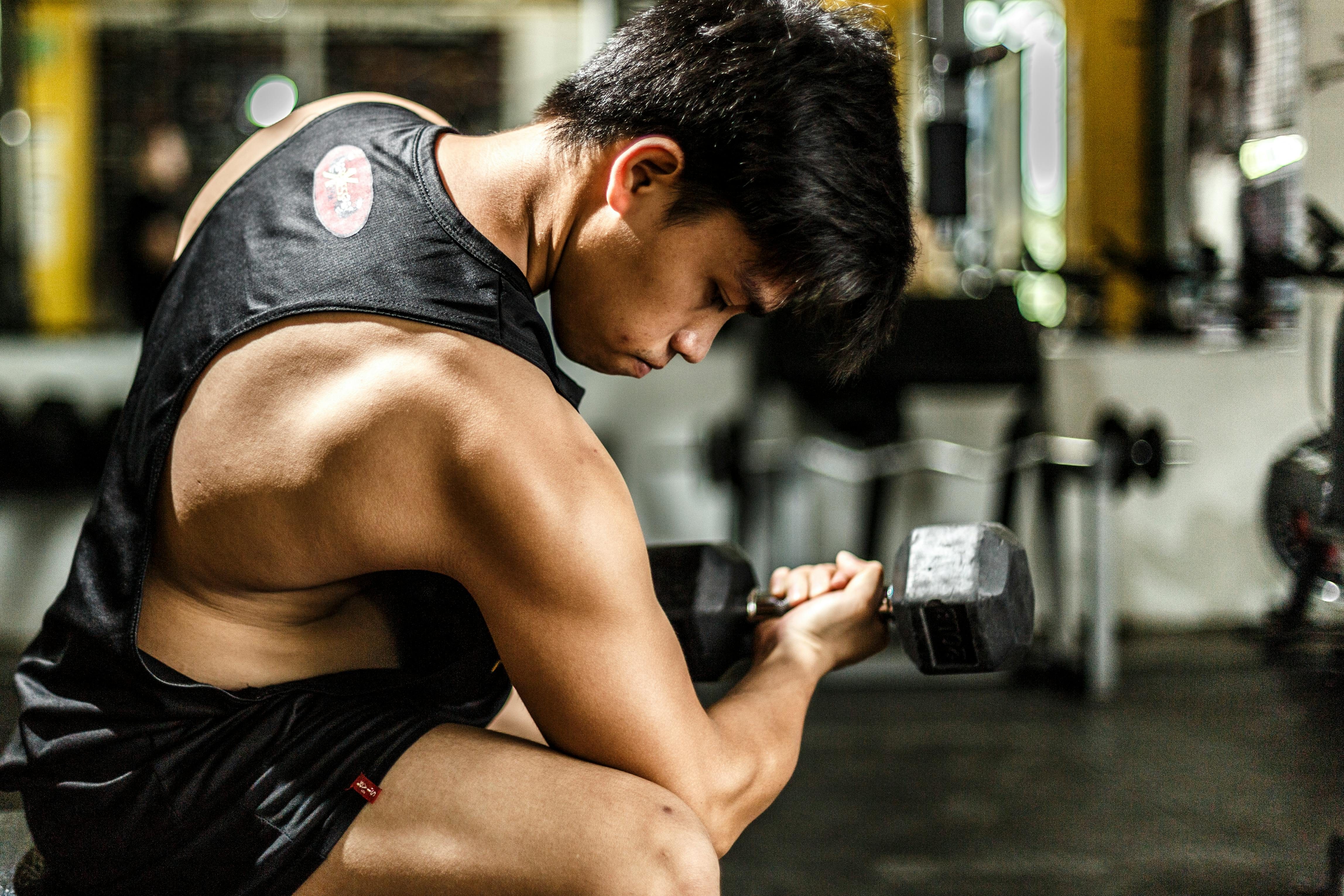 Dumbbell concentration curl