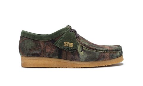 Sneakersnstuff x clarks camo wallabee