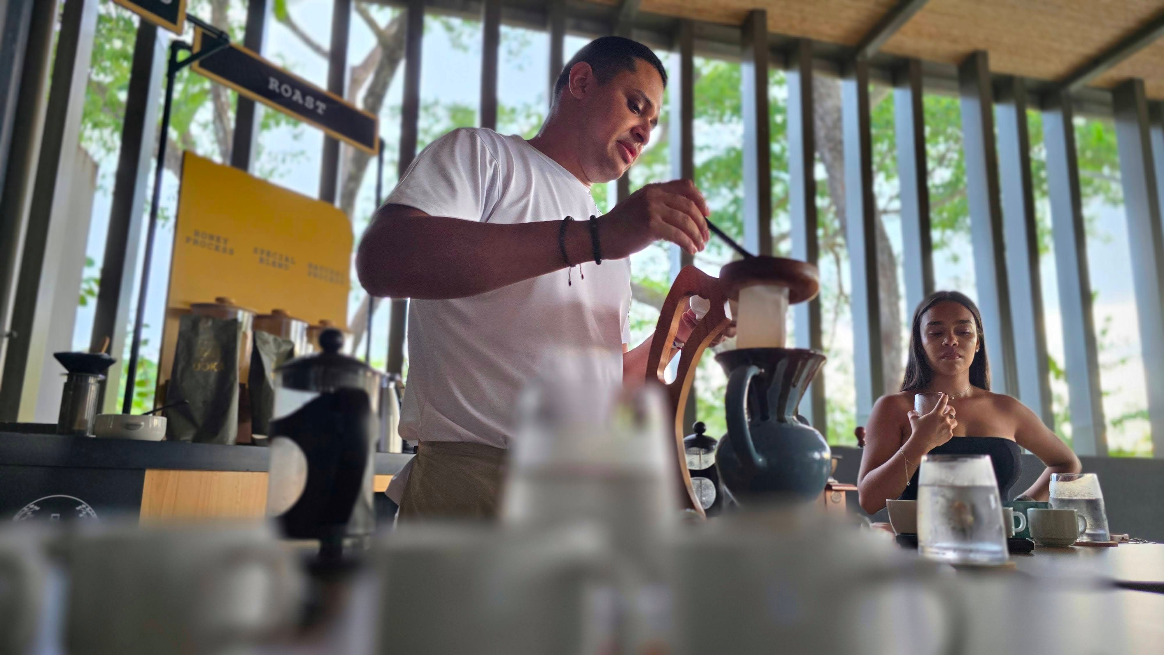 coffee tasting at el mangroove
