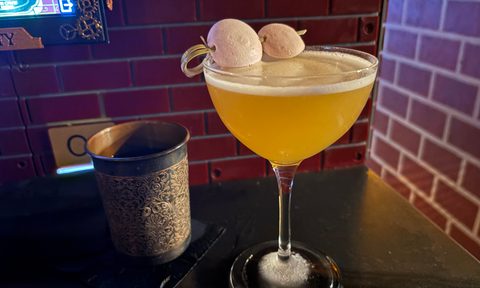 Barcelona train bar