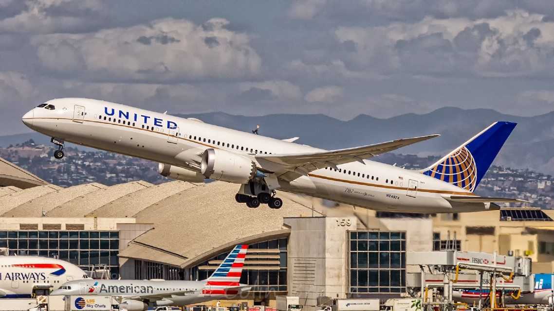 United Boeing 787-9