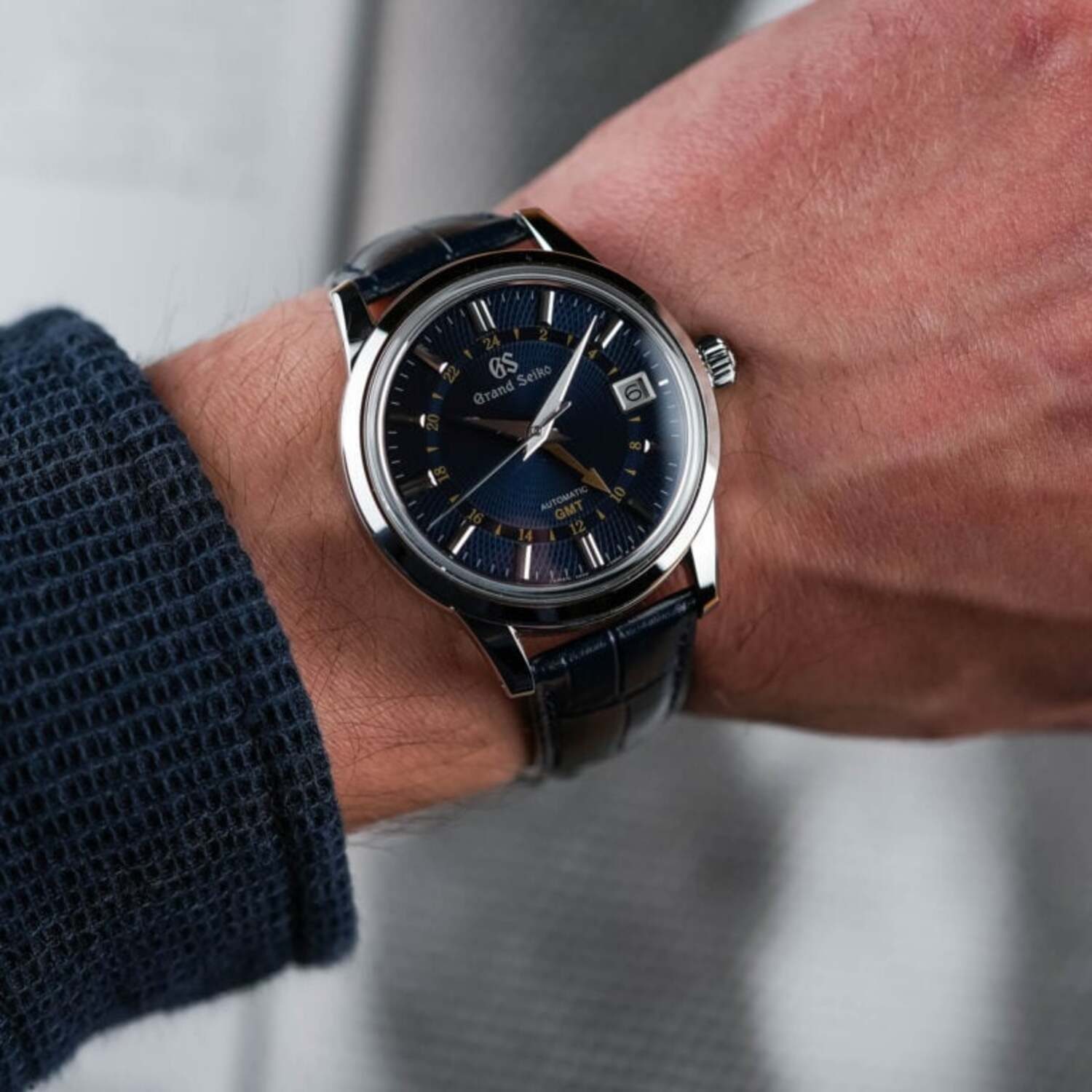 https://www.grand-seiko.com/us-en/collections/sbgm257g