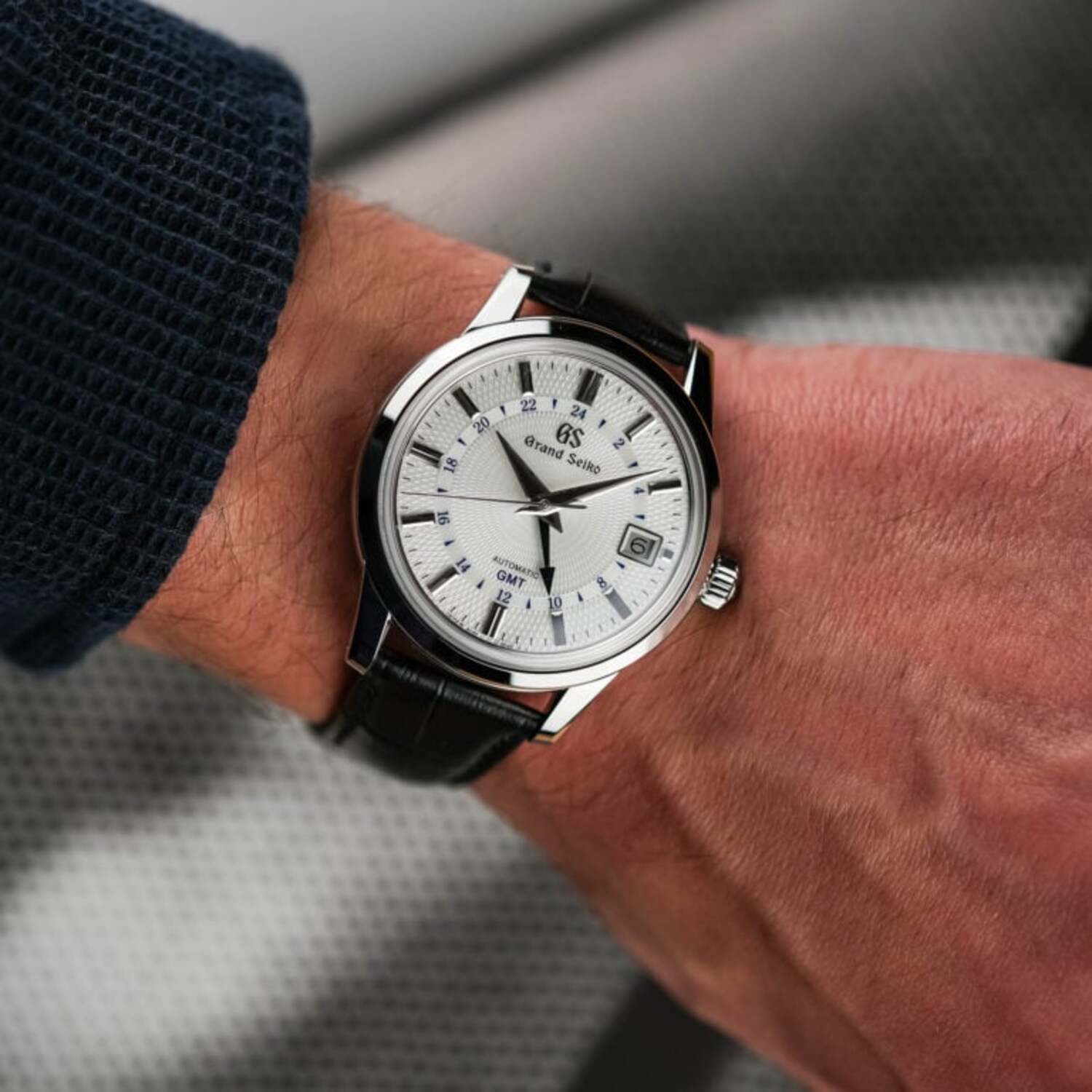 https://www.grand-seiko.com/us-en/collections/sbgm257g
