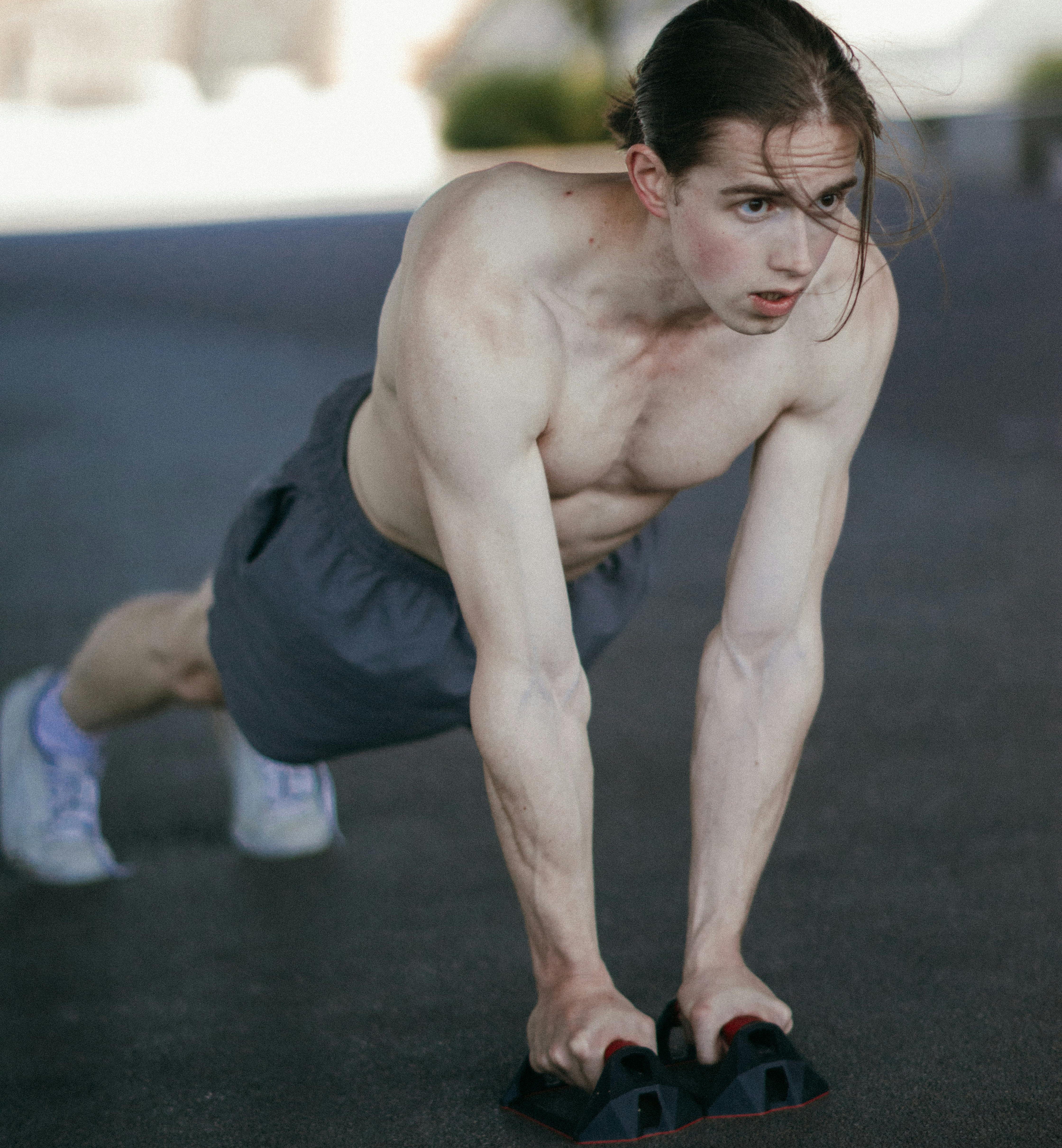 Close grip push up variation