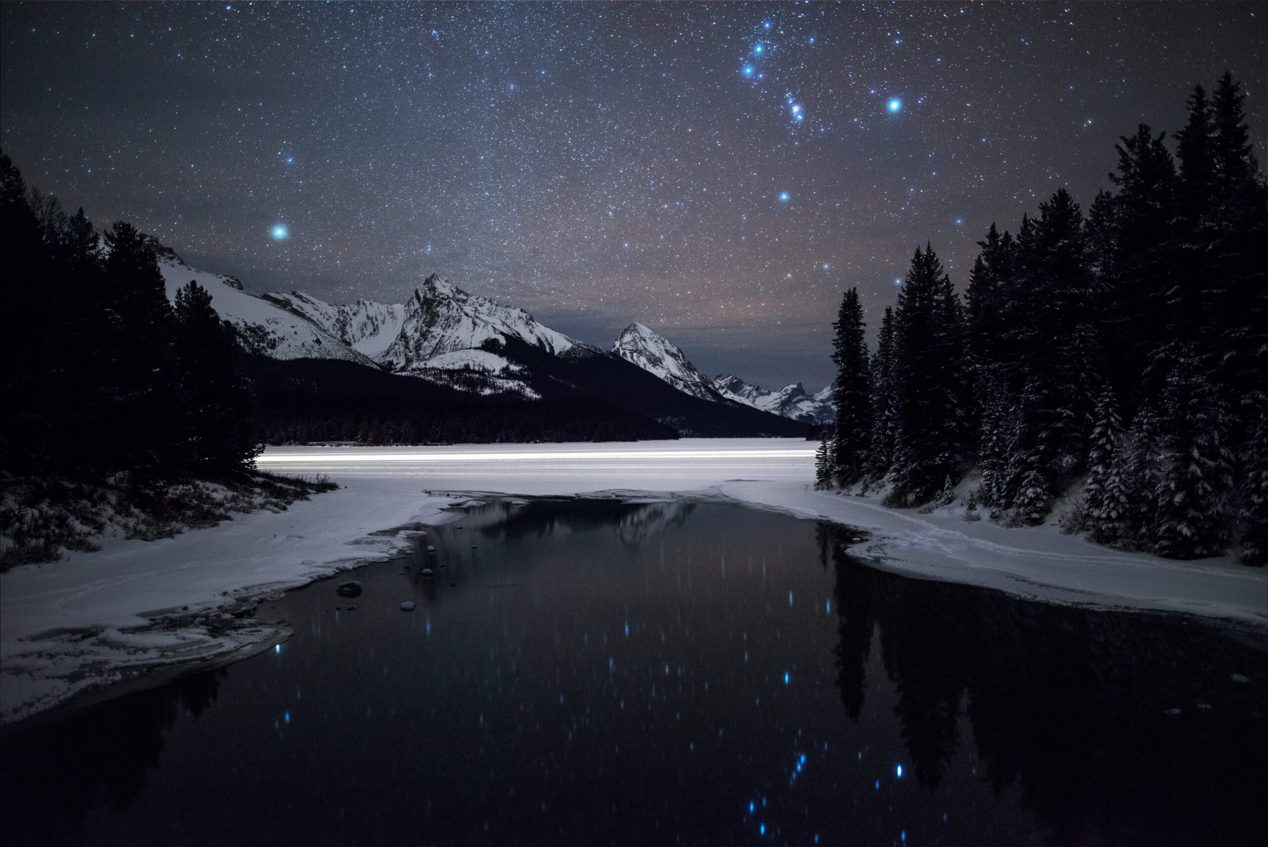 night sky in jasper national park