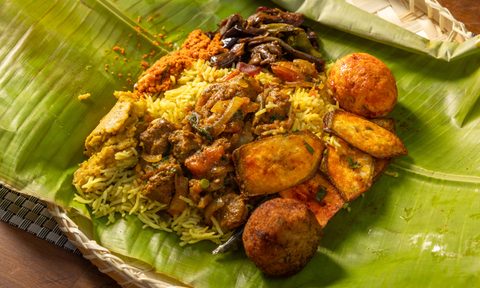 lungi lamprais on banana leaf