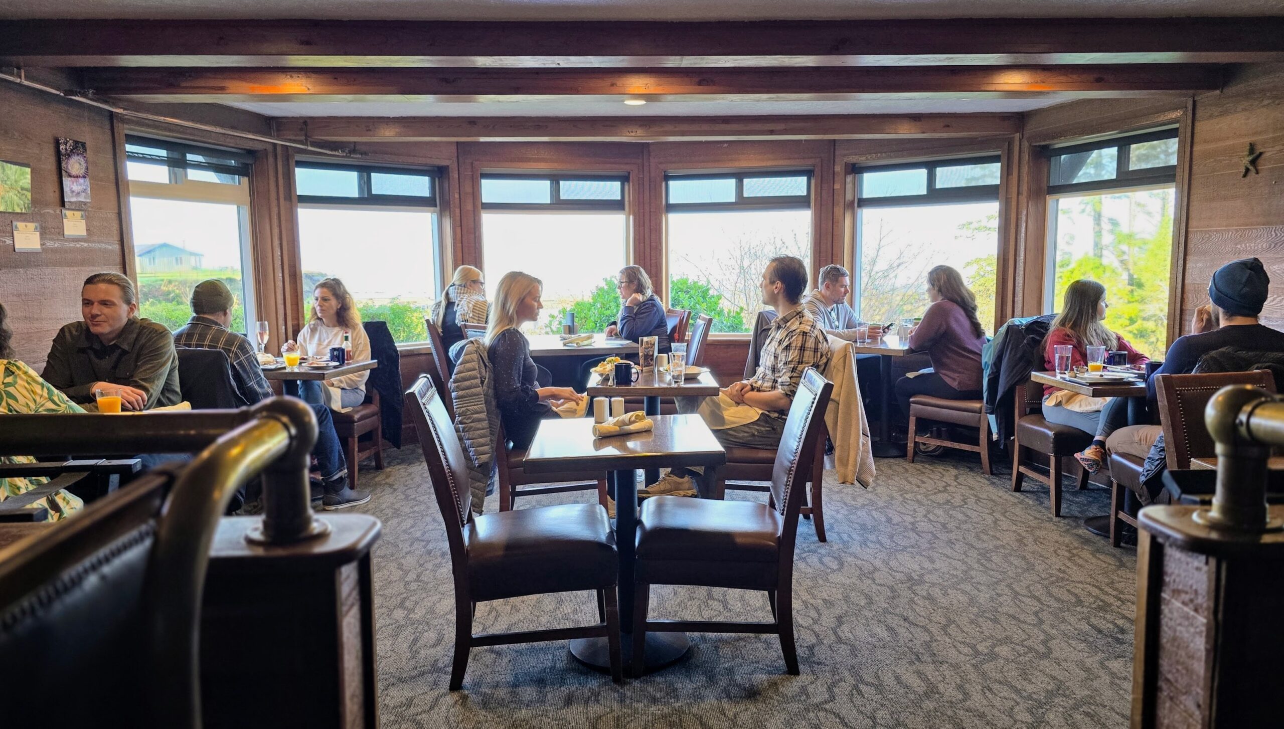 Indoors, Restaurant, Cafeteria