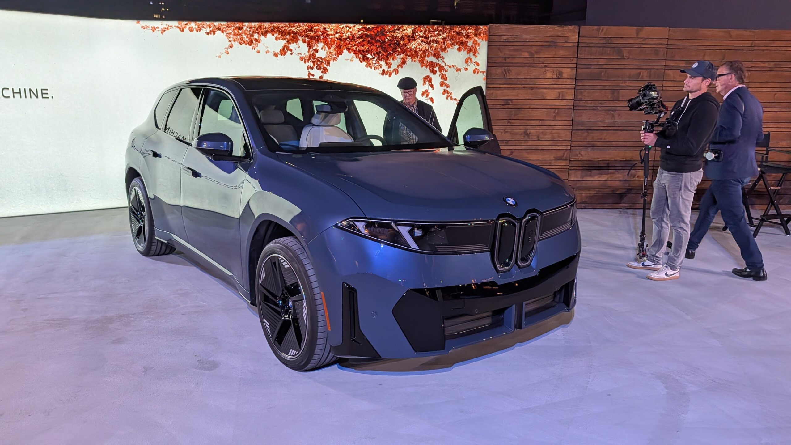 Front 3/4 view of a BMW iX3
