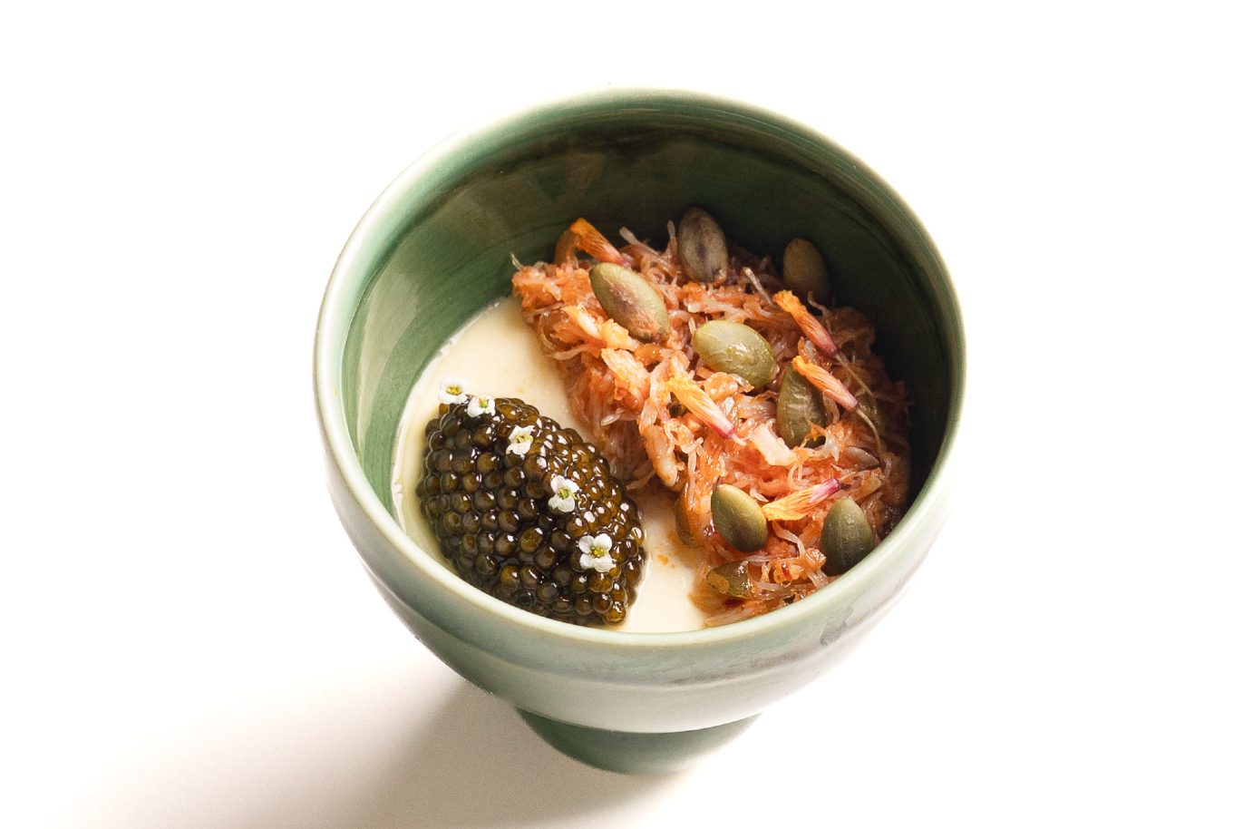 Noksu caviar course in bowl