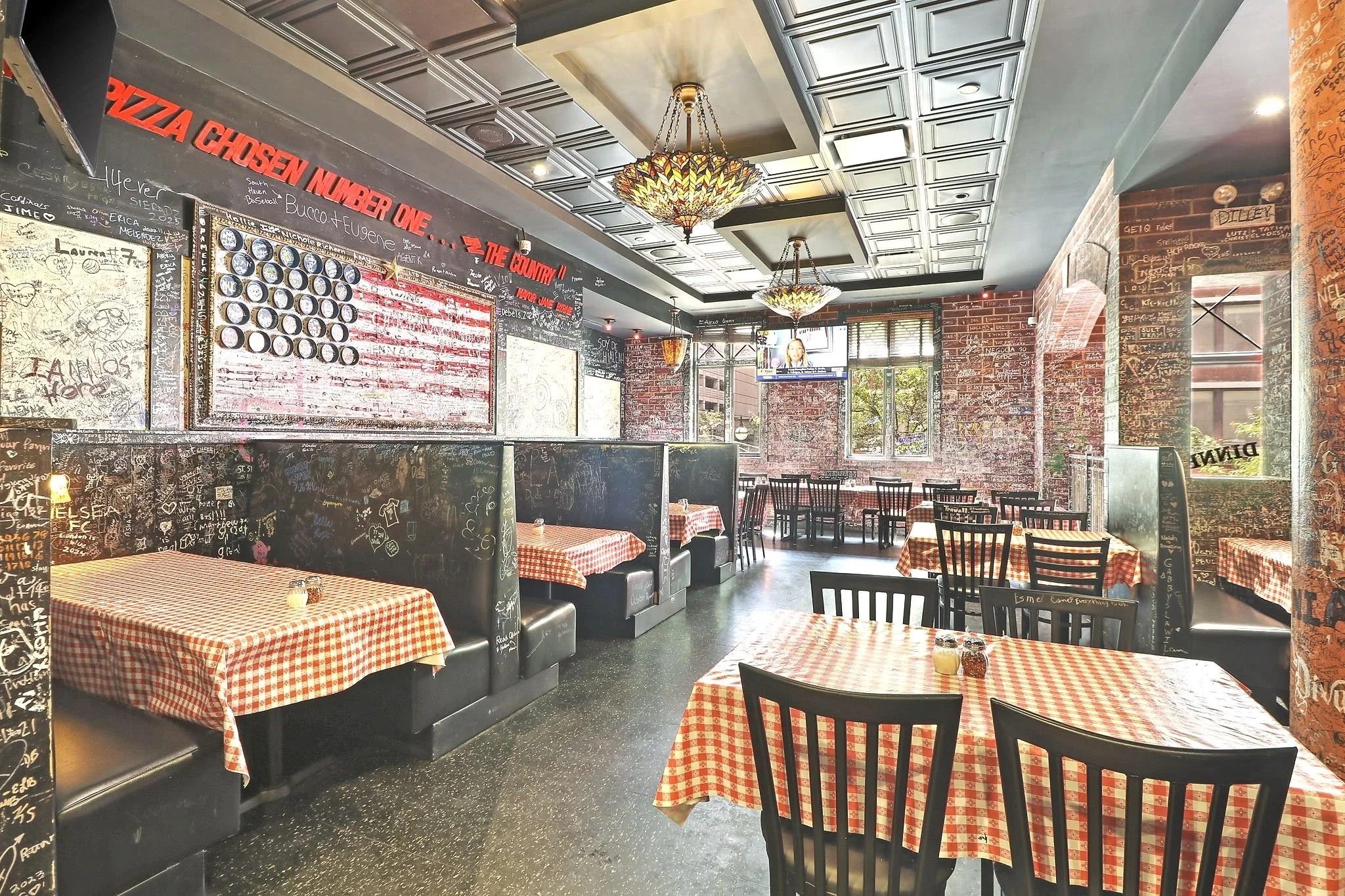 Ginos East