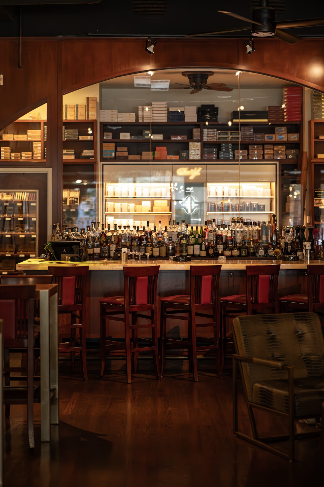cigar lounge bar