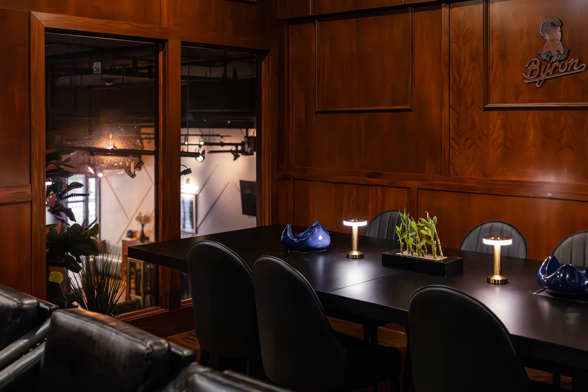 cigar lounge