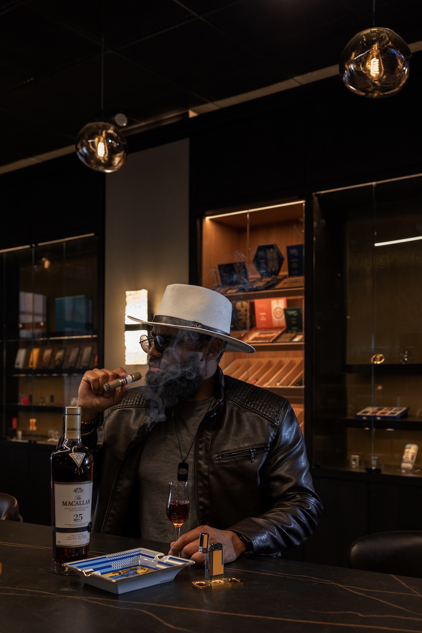 cigar lounge