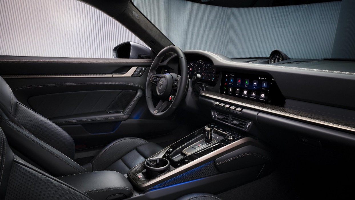 Porsche 911 Turbo S interior