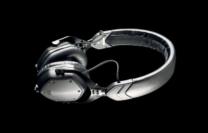 v modas xs ear headphones moda s on