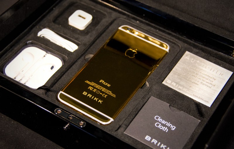 brikks bespoke iphones ipads come coated gold crusted diamonds brikk iphone