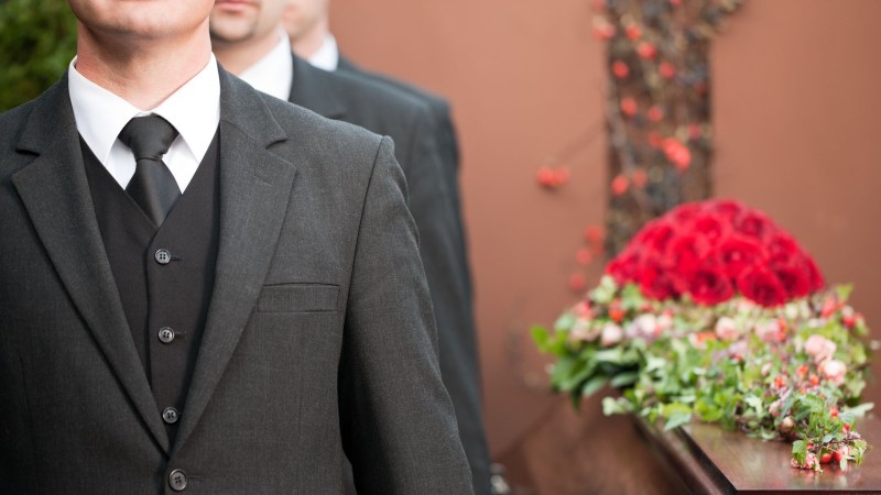 Stock-What-to-Wear-to-a-Funeral-Post, what to wear to a funeral