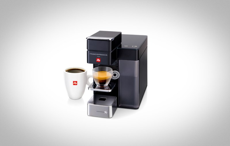 keep your coffee close with illy