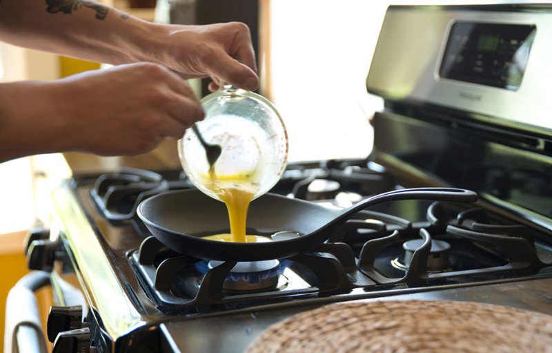 cook on this the iwachu cast iron omelette pan