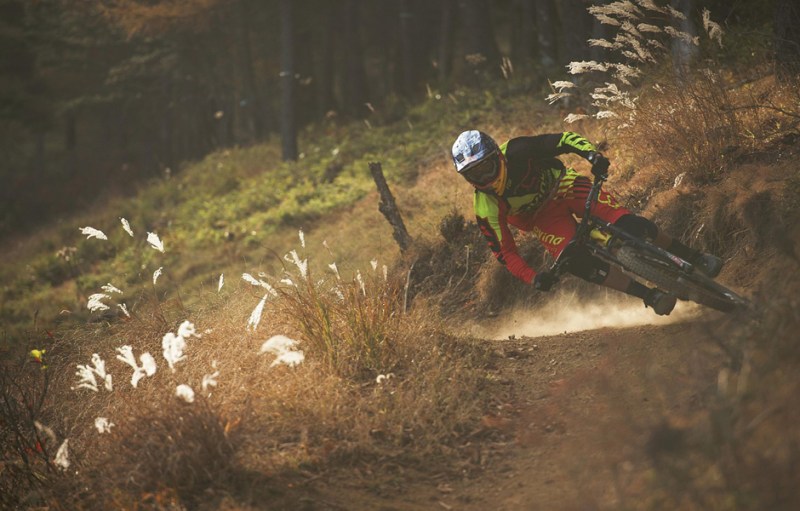 red bull mountain biker takes on mount oyama in japan steve smith