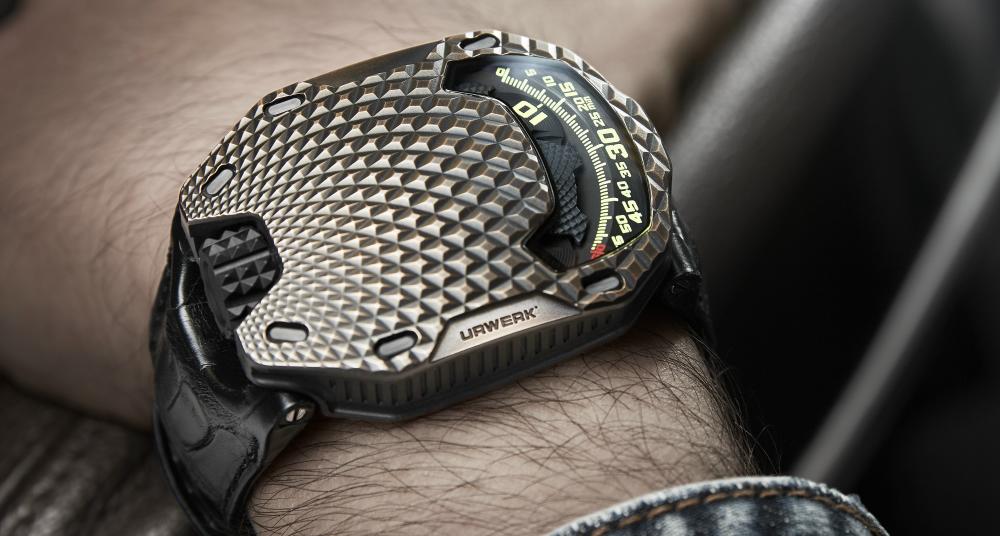 the manual wind urwerk ur 105 t rex limited edition utrex2