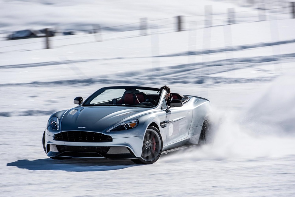 2016 Aston Martin On Ice