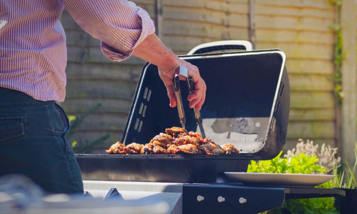 Backyard BBQ, grilling