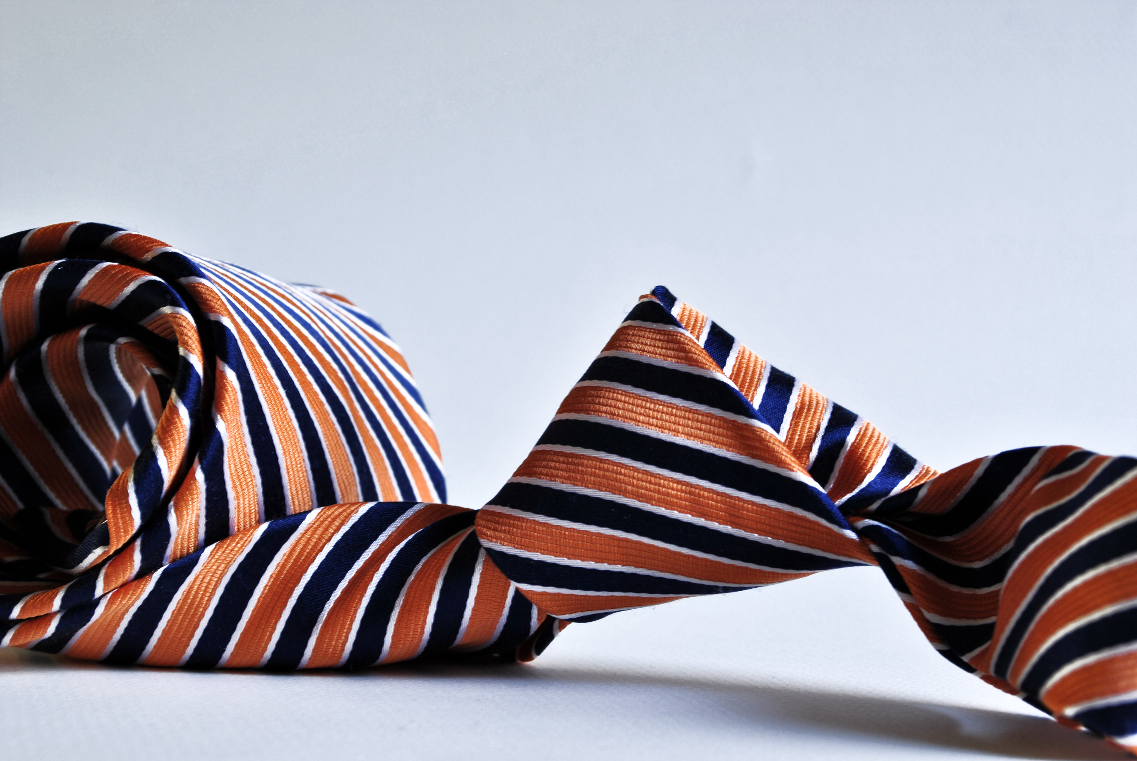 How Long Should a Tie Be? (and Other Tie Rules) - The Manual