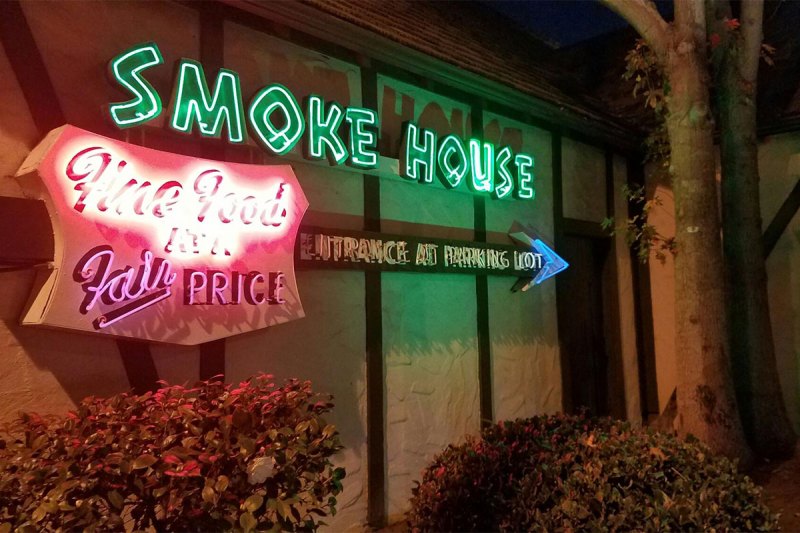 LA's famous SmokeHouse