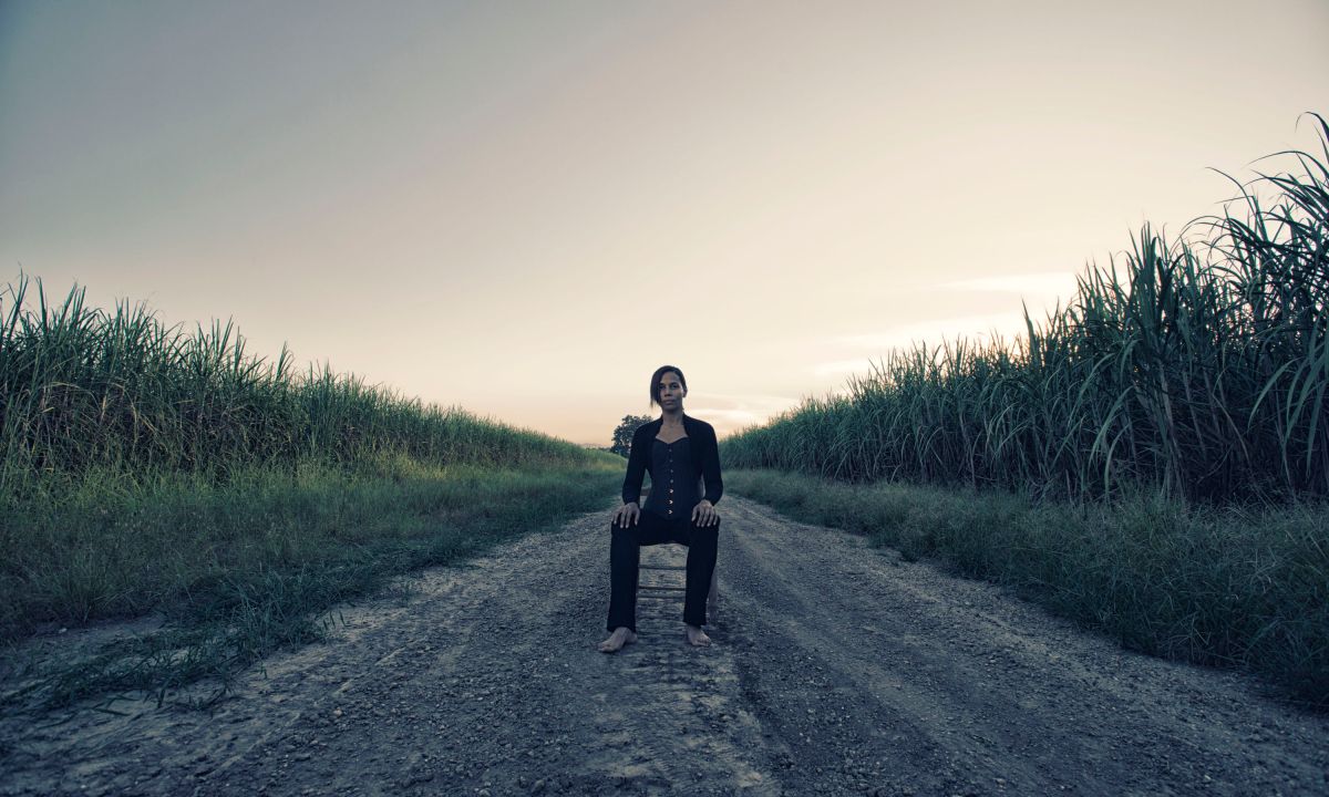 Rhiannon Giddens Press Shot