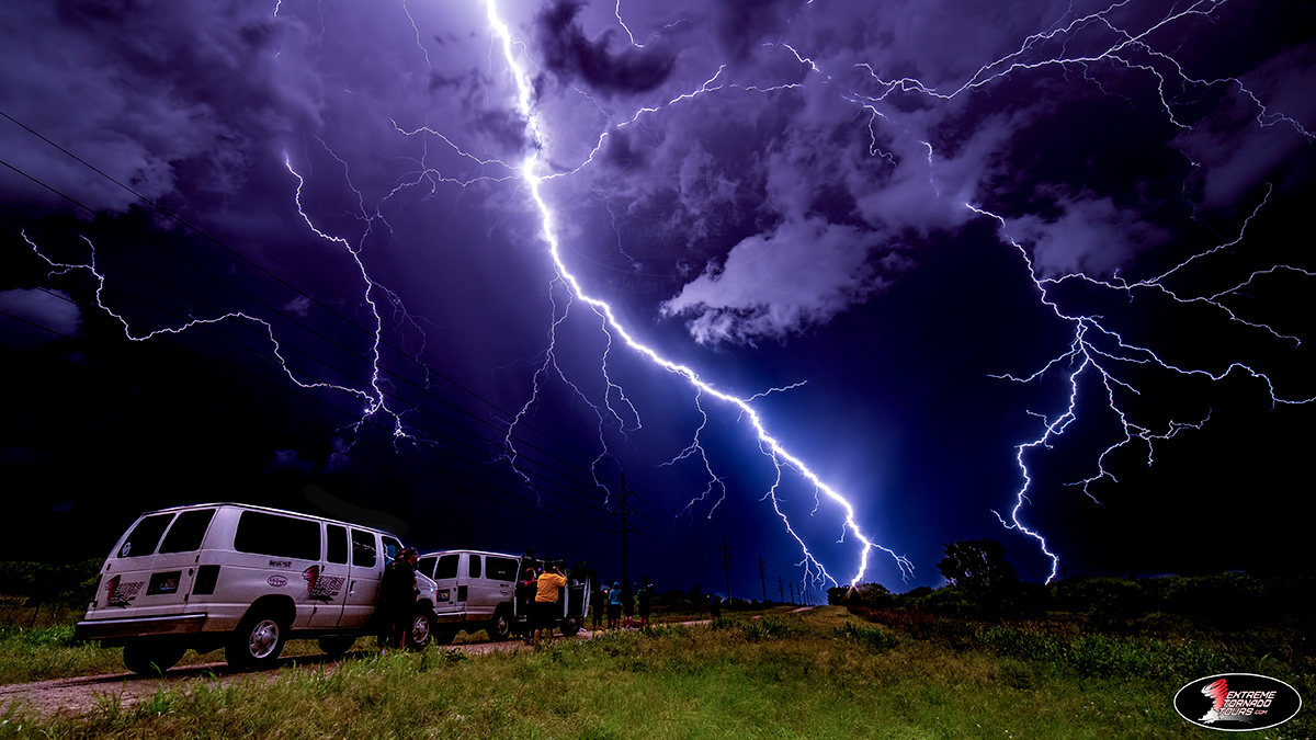 Extreme Tornado Tours The Most Exciting Way to See a Storm The Manual