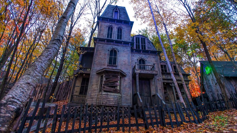 These Haunted Houses Will Scare the S*!# Out of You - The Manual These Haunted Houses Will Scare the S*!# Out of You - The Manual