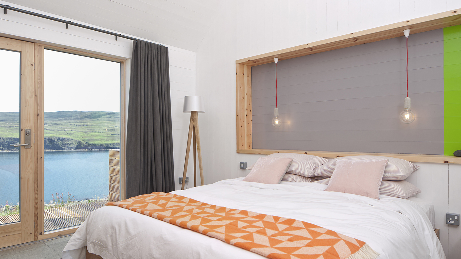 Tinhouse Scottish Countryside minimalist vacation home