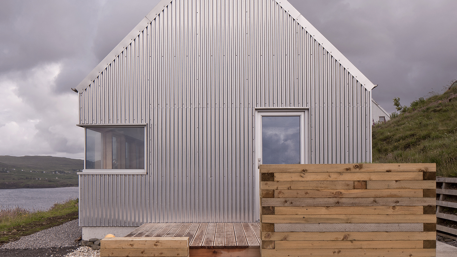 Tinhouse Scottish Countryside minimalist vacation home