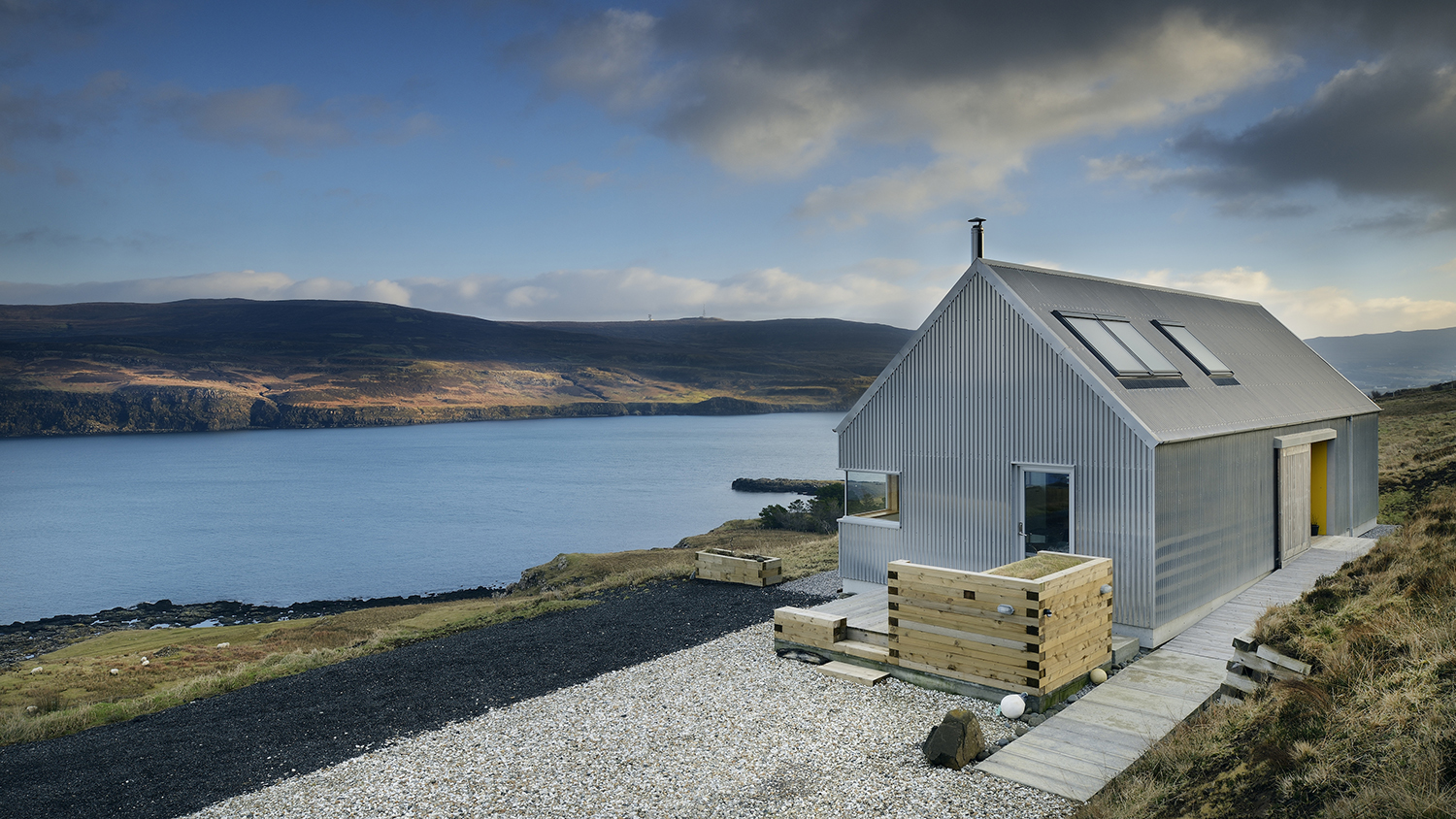 Tinhouse Scottish Countryside minimalist vacation home