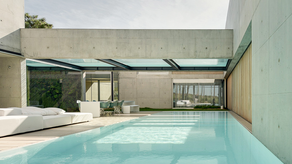 The Wall house glass bottom pool
