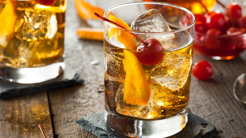 old fashioned cocktail