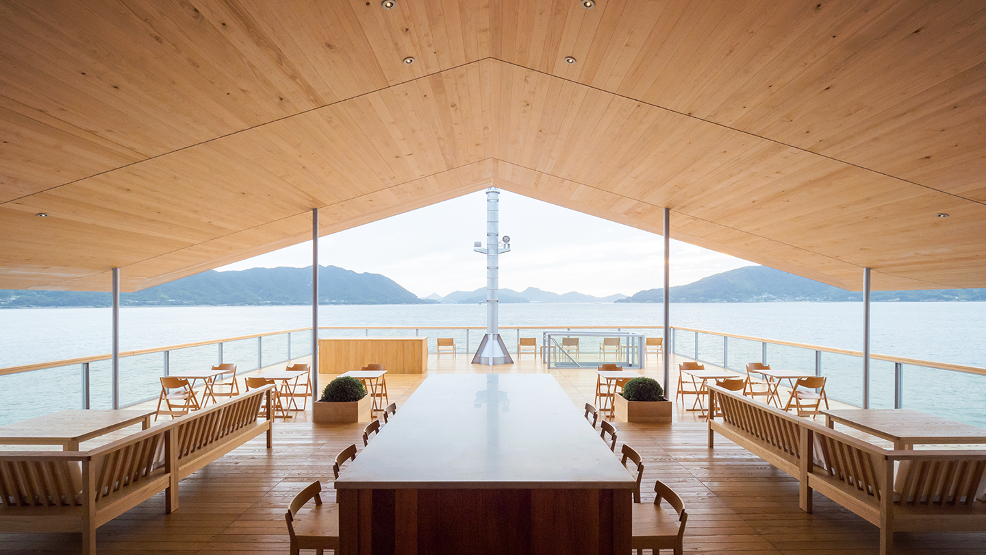 guntu floating hotel