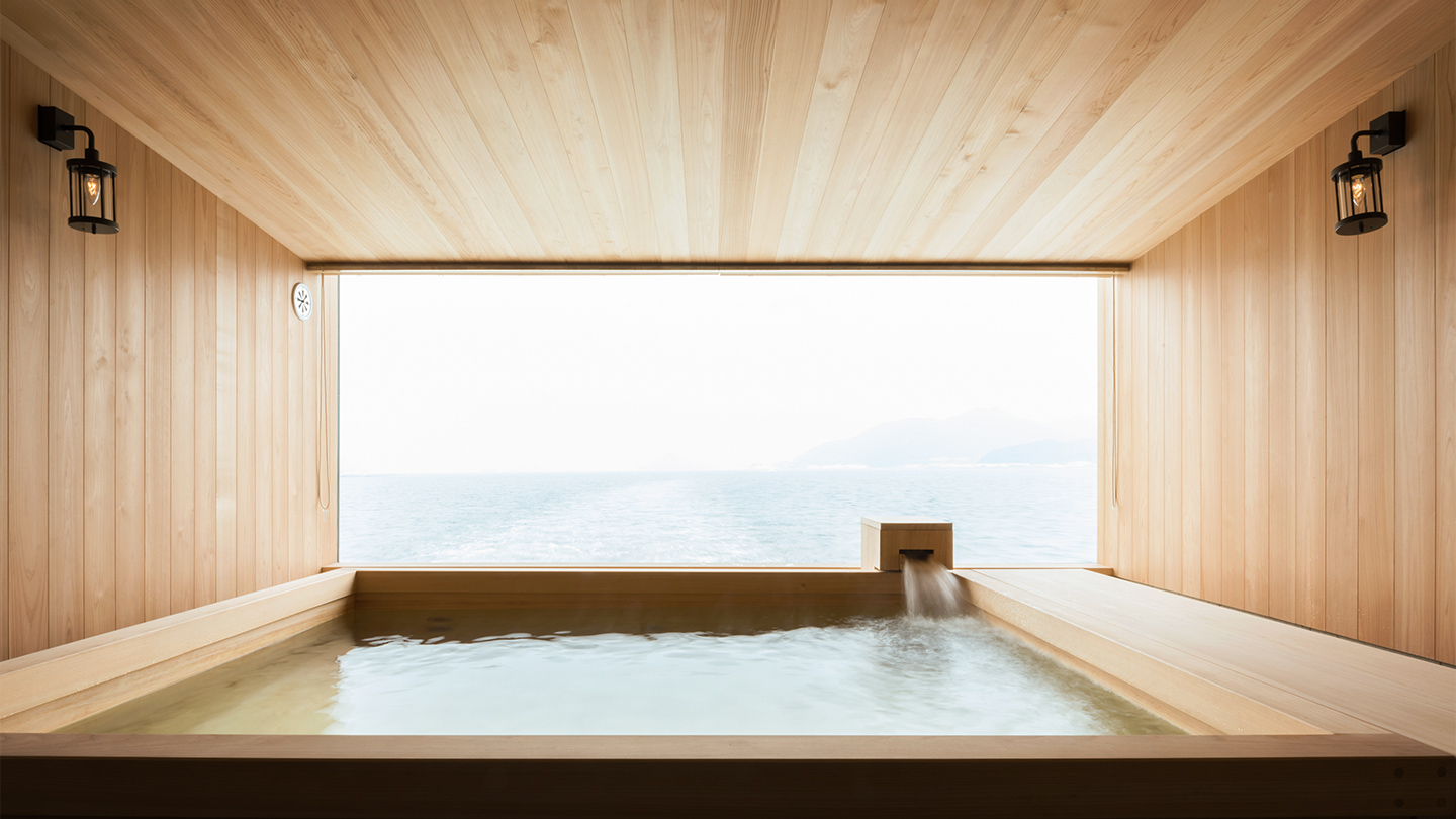 guntu floating hotel
