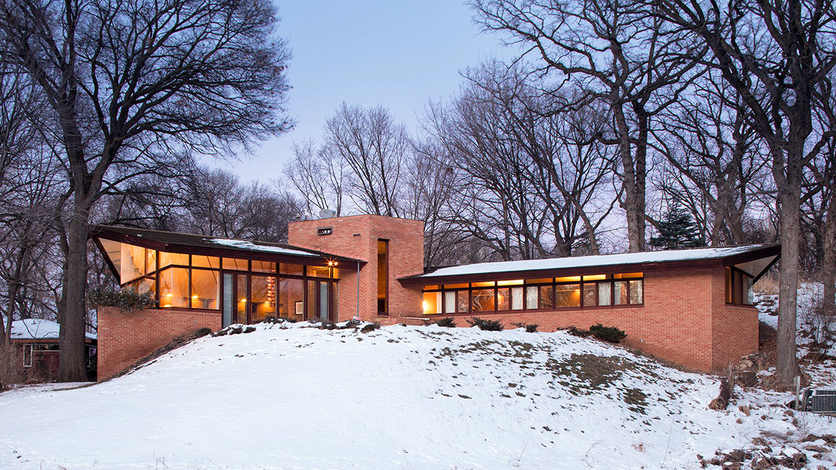 Olfelt House snowy hill