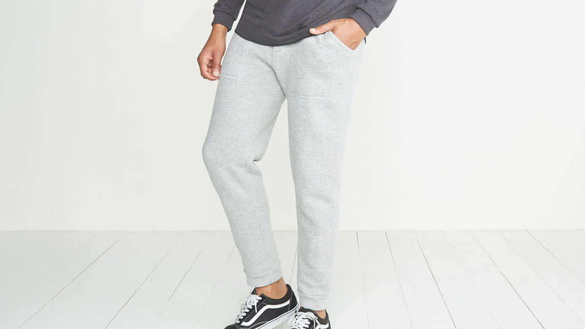 What to Wear with Joggers: Outfits for 