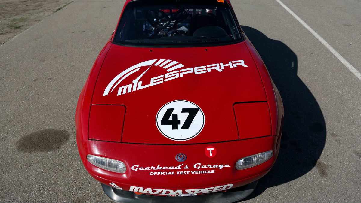 what to expect from your first road racing experience mazda miata race front