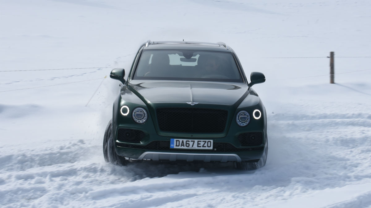 bentley bentayga v8 drift 1